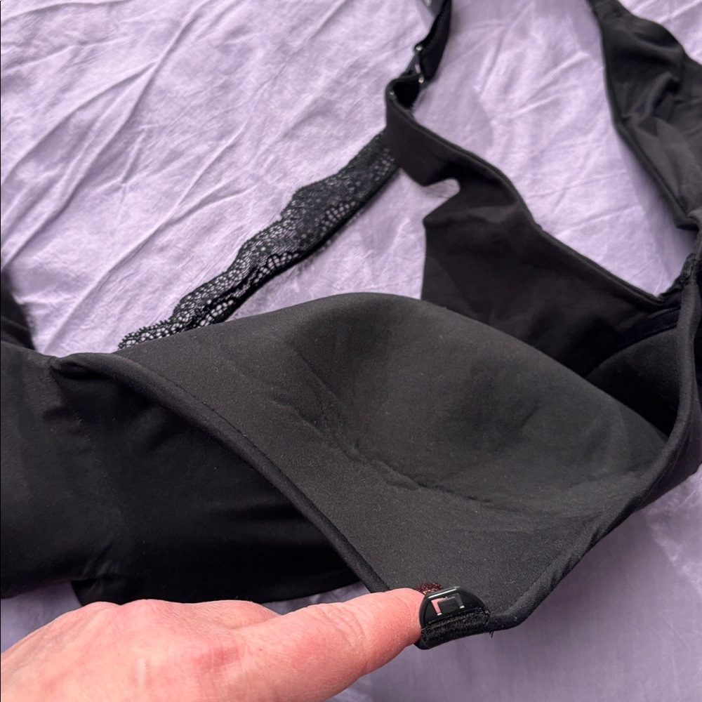 NWT torrid nursing bra in 40DDD black lightly lined no wire. - Picture 4 of 5